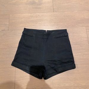 Dark Wash High Wasted Shorts! 💕